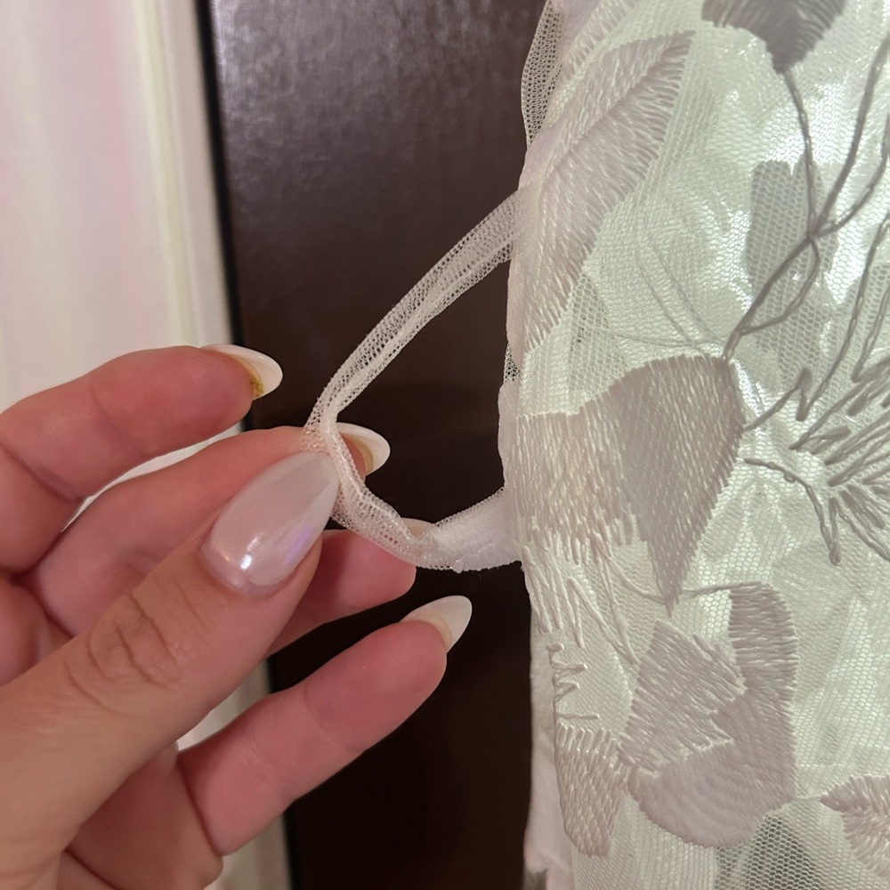 Floral Lace Getting Ready Robe - Picture 3 of 3
